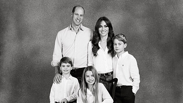 Princ William, princezna Kate a jejich dti princ Louis, princezna Charlotte a princ George na snmku pro vnon pn (2023)
