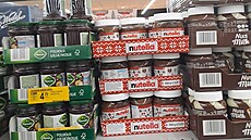 Nutella v polském etzci Biedronka.  (1. prosince 2023)