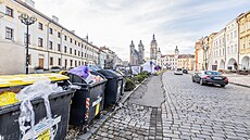 Návtvníci hradeckých vánoních trh poukazují na petékající kontejnery na...