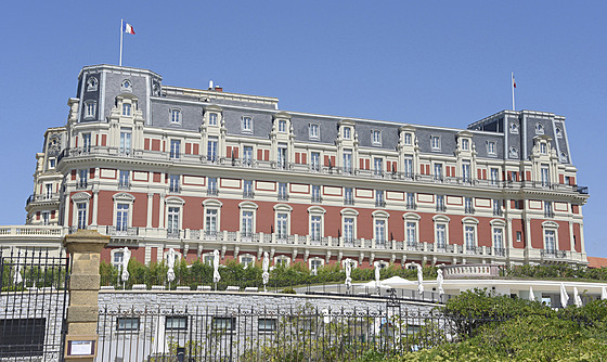 Luxusní hotel Hôtel du Palais v letovisku Biarritz (23. srpna 2019)