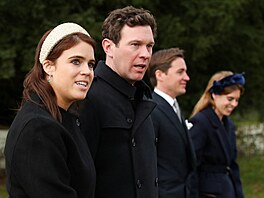 Princezny s maneli: Eugenie a Jack Brooksbank a Beatrice s Edoardem Mapellim...