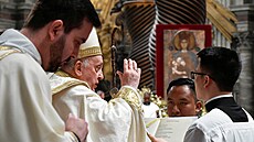 Pape Frantiek pi silvestrovské pobonosti vyzval vící k vdnosti. S...