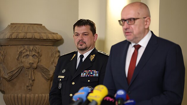 Ministr kolstv Mikul Bek se seel se zstupci vysokch kol, policie i ministerstva vnitra. Jednali o bezpenosti eskch kol a minimalizaci rizik. (3. ledna 2024)