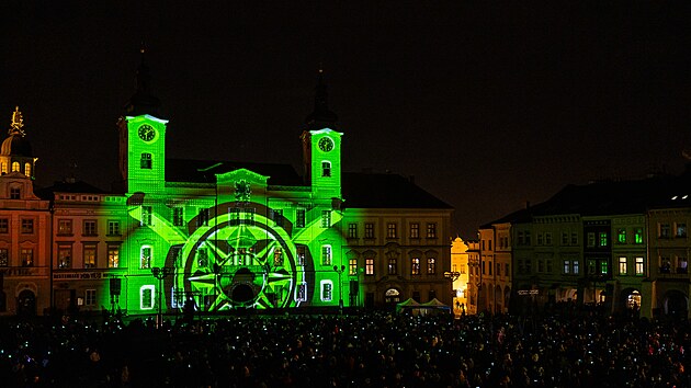 Hradec Králové spustil místo tradičního novoročního ohňostroje videomapping a laserovou show. (1. ledna 2024)