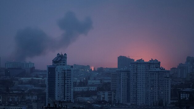 Protivzdun obrana Kyjeva zasahuje proti ruskm stelm. (2. ledna 2024)