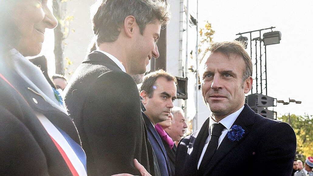 Pedseda vlády Francie Gabriel Attal a francouzský prezident Emmanuel Macron