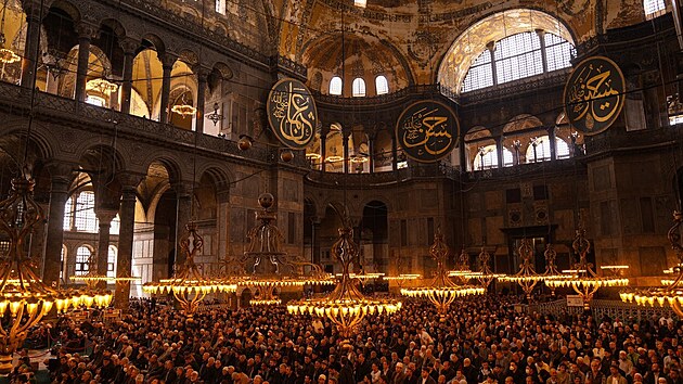 Hagia Sofia byla tm tisc let nejvt katedrlou na svt a nejvtm...
