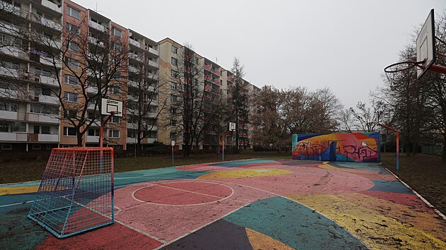 V bytě na olomouckém sídlišti ve čtvrti Povel našla policie mrtvou ženu, k její vraždě se přiznal hoch, kterému ještě nebylo ani patnáct let.