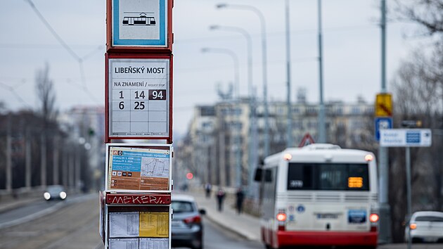 Libeňský most je uzavřený kvůli technickému stavu jedné jeho části. (12. ledna 2024)