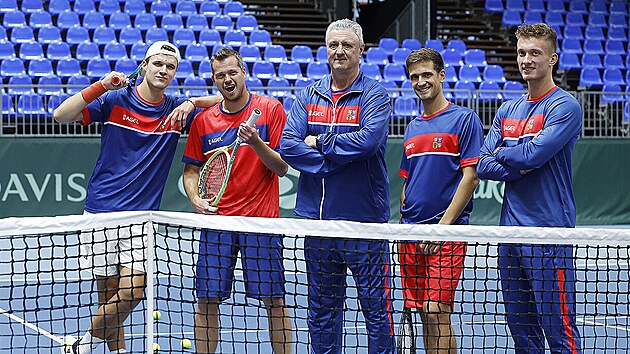 et tenist (zleva) Jakub Menk, Adam Pavlsek, kapitn Jaroslav Navrtil,...