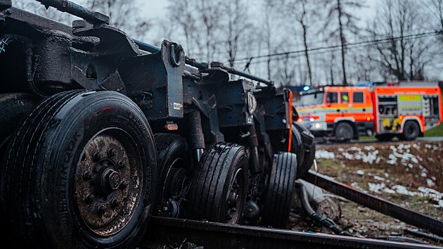 U Karviné se střetl vlak s kamionem. Strojvedoucí srážku nepřežil. (24. ledna 2024)
