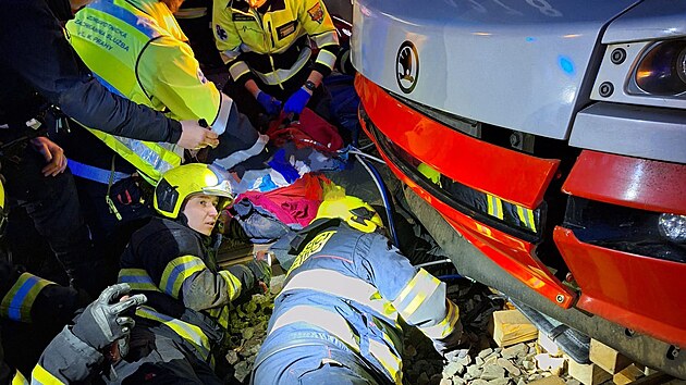 Tramvaj srazila chodce poblíž obory Hvězda (24. ledna 2024)