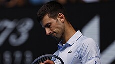 Zklamaný Novak Djokovi v semifinále Australian Open.
