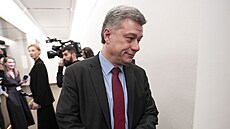 Ministr spravedlnosti Pavel Blaek a ministryn obrany Jana ernochová.