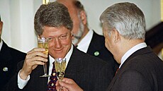 Americký prezident Bill Clinton a jeho ruský protjek Boris Jelcin bhem...