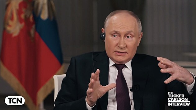 Rusk dikttor Vladimir Putin v rozhovoru s americkm modertorem Tuckerem Carlsonem (8. nora 2024)