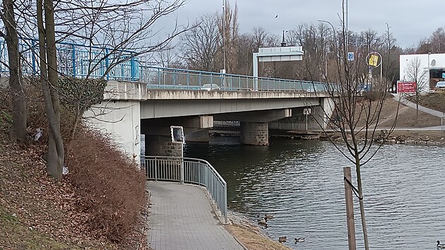 Most u Billy půjde úplně k zemi. Nahradí ho nový, který unese i nadměrné náklady přepravované na stavbu dukovanské jaderné elektrárny.