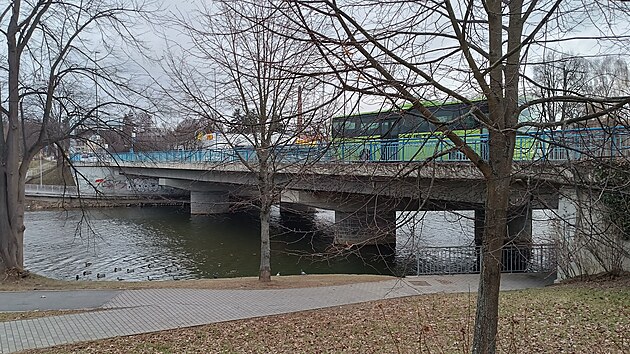 Most u Billy půjde úplně k zemi. Nahradí ho nový, který unese i nadměrné náklady přepravované na stavbu dukovanské jaderné elektrárny.