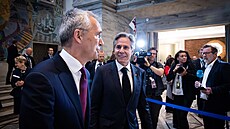 éf NATO Jens Stoltenberg a americký ministr zahranií Antony Blinken bhem...