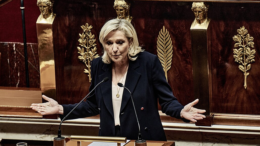 Zpetrhala staré vazby. Marine Le Penová setásla ddictví svého otce, snaila...