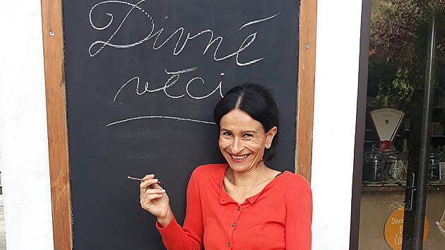 Před rokem Štěpánka Trenz rozjela Divnou kavárnu naproti zámku v Lysicích na Blanensku.