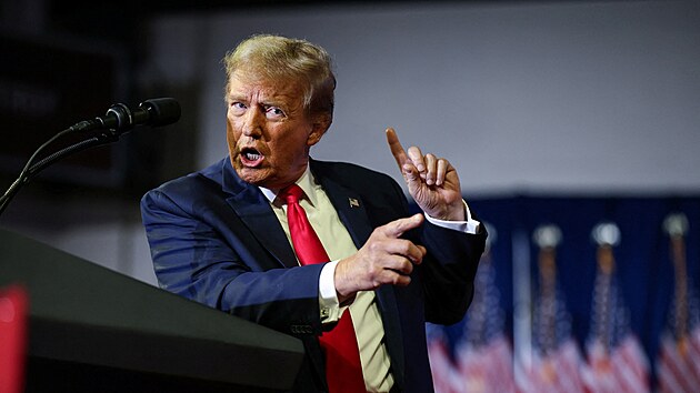 Donald Trump bhem kampan v Jin Karoln (10. nora 2024)