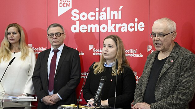 Expremir za SOCDEM Vladimr pidla a prvn ti kandidti SOCDEM pro volby do europarlamentu Lubomr Zaorlek, Daniela Ostr a Lenka Desatov.