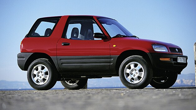 TOYOTA RAV4: V roce 1994 se vyklubalo na svt dnes nejprodávanjí auto svta....