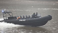 Britská policie pátrá po podezelém imigrantovi Abdulu Ezedim, který ván...