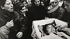 Poheb utopené Heleny Biháriové v kostele svatého Ducha v Opav 21. února 1998.