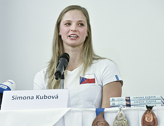 Plavkyn Simona Kubová na tiskové konferenci k ukonení aktivní sportovní...