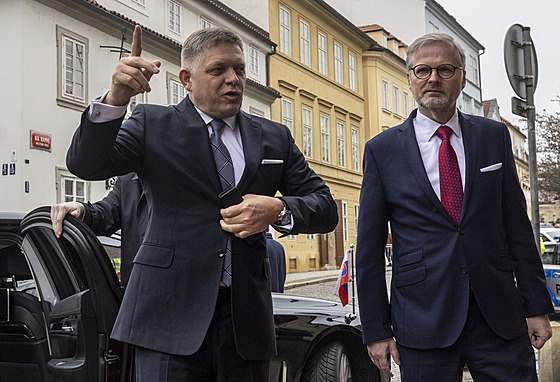 Setkání lídr V4. Slovenský premiér Robert Fico a Petr Fiala. (27. února 2024)