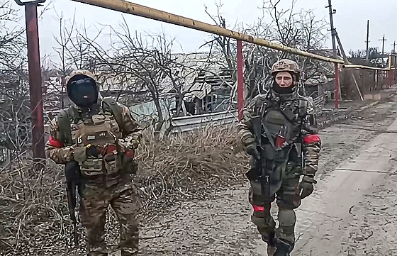 Rutí vojáci ve mst Avdijivka v Doncké oblasti na Ukrajin (20. února 2024)