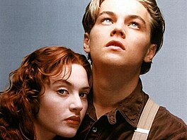 Kate Winsletová a Leonardo DiCaprio ve filmu Titanic (1997)