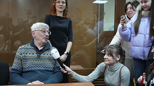 Ochrnce lidskch prv Olega Orlova odsoudili v Rusku na 2,5 roku do vzen za kritiku vlky proti Ukrajin. (27. nora 2024)