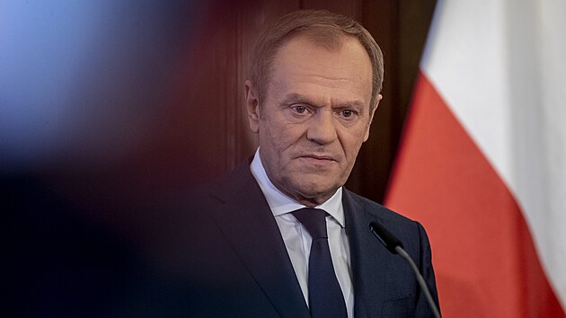Tiskov konference summitu zstupc zem Visegrdsk skupiny V4. Na snmku premir Donald Tusk. (27. nora 2024)