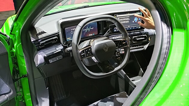 Elektrick Renault 5 na autosalonu v enev 2024