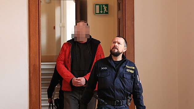 Obžalovaný Martin B. stanul u soudu kvůli znásilnění dětí, kterým nebylo ani patnáct let. (20. února 2024)