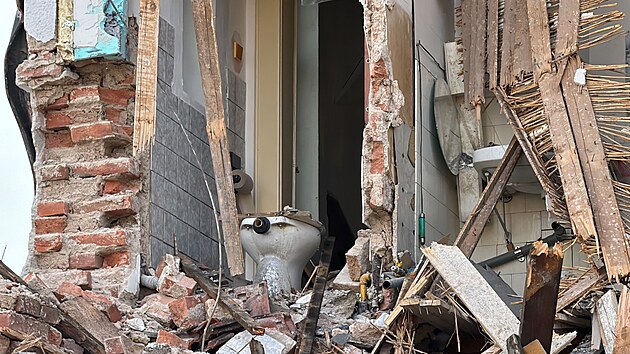 V Kolíně se zřítila část domu (21. února 2024)