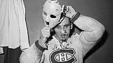 1. listopadu 1959, dostal montrealský hokejový branká Jacques Plante v zápase...