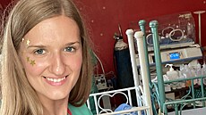 Dobrovolnice Hana Martinková nabídla svou pomoc pi práci v nemocnici ve...