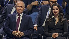 Ruská krasobruslaka Kamila Valijevová se zúastnila s Vladimirem Putinem...