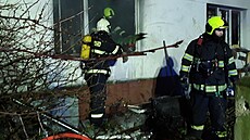 Po noním poáru domu ve Veselí nad Moravou na Hodonínsku nali hasii mrtvého...