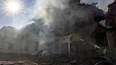 Následky vybombardování ukrajinské Kostjantynivky (25. února 2024)