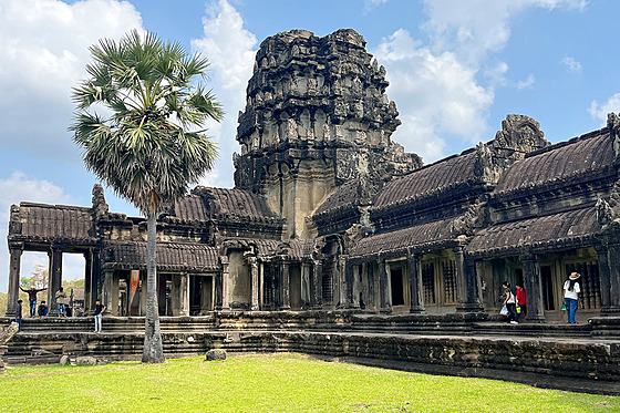 Chrámový komplex Angkor Vat, mnohokrát vyhláený jako jeden z nejvtích...