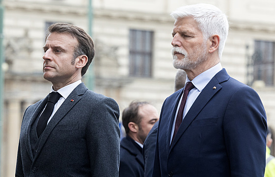 Emmanuel Macron a Petr Pavel pi pietním aktu u pamtní desky Jana Palacha. (5....
