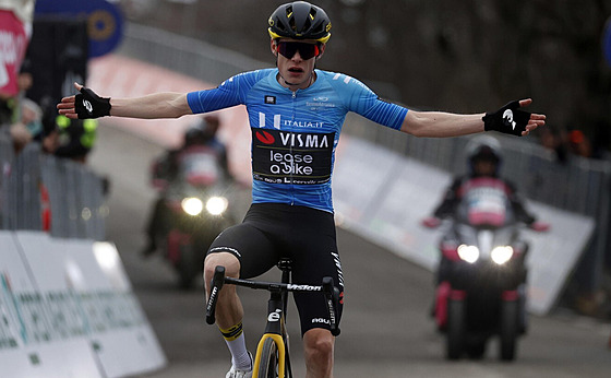Jonas Vingegaard Vítzí v 6. etap závodu Tirreno-Adriatico.