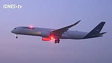První pistání Airbusu A350 v nových firemních barvách spolenosti Lufthansa v...