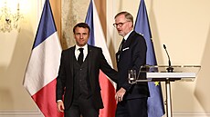 Francouzský prezident Emmanuel Macron v Praze jednal s premiérem Petrem Fialou