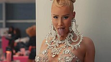 Iggy Azalea v klipu Money Come